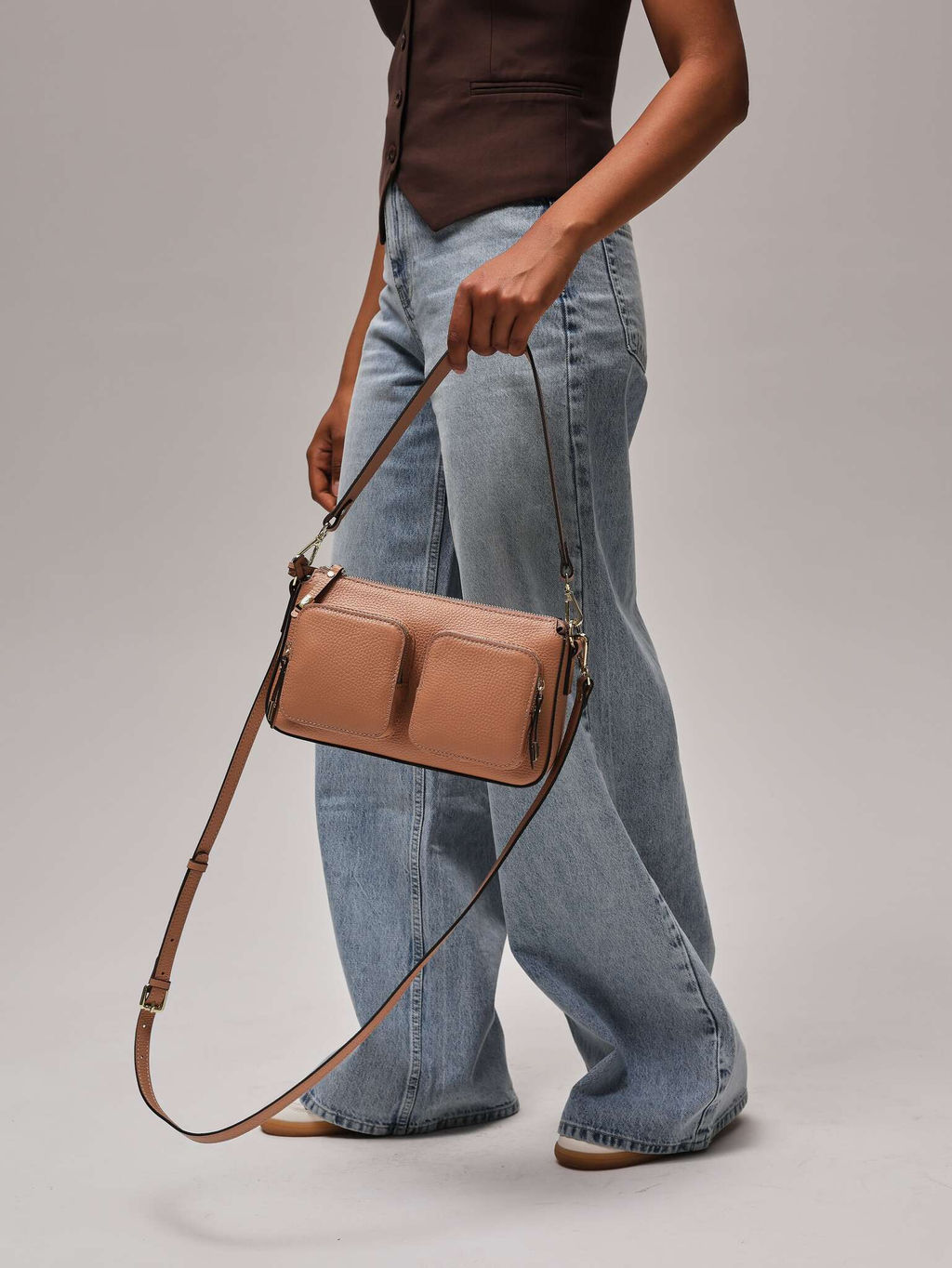 Сумка багет на плечо Deboro 31103 бежевая нуга