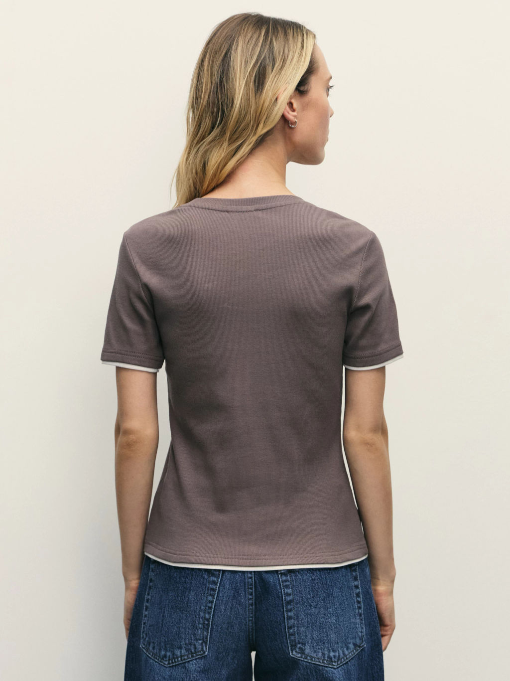 Футболка с контрастными окантовками / Zarina фото 5