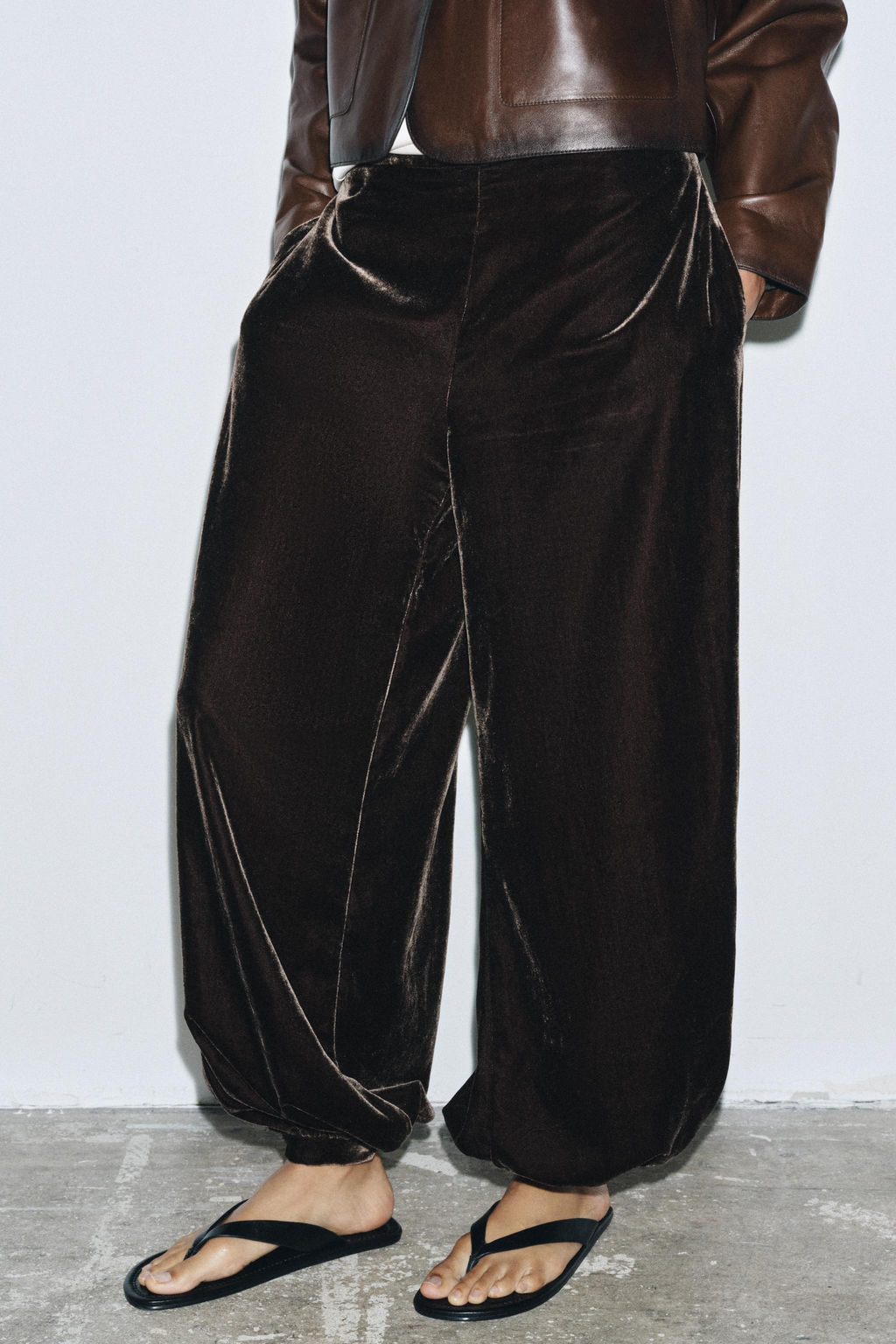 VELVET TROUSERS ZW COLLECTION - Zara фото 5
