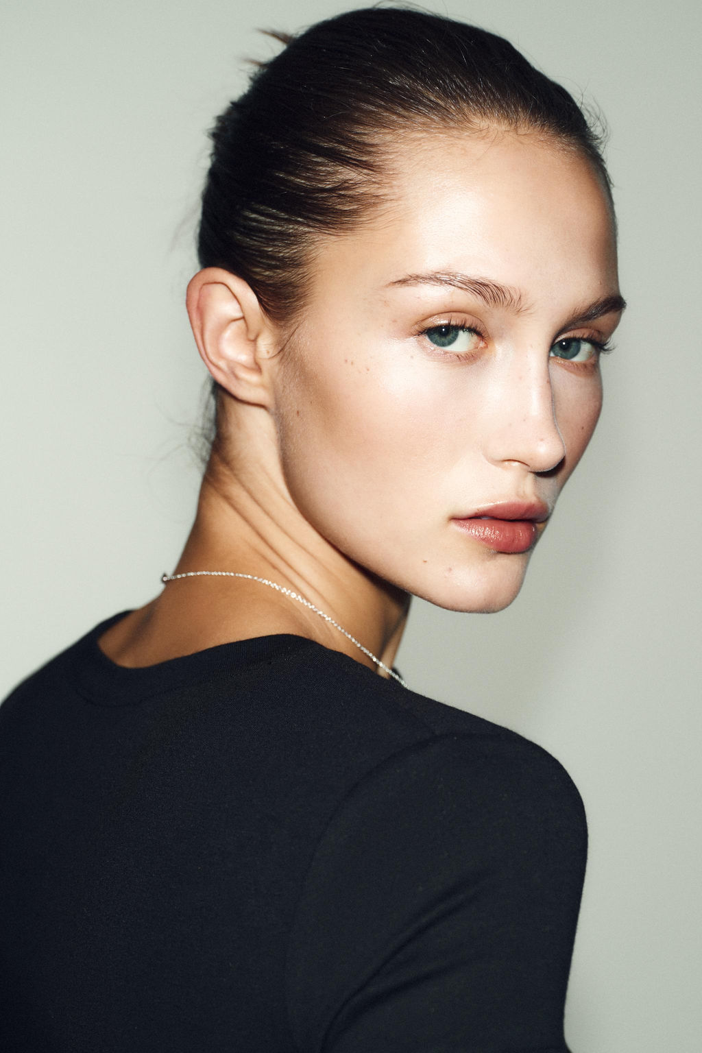 CAMISETA MINIMAL MANGA CORTA / Negro - Zara фото 3