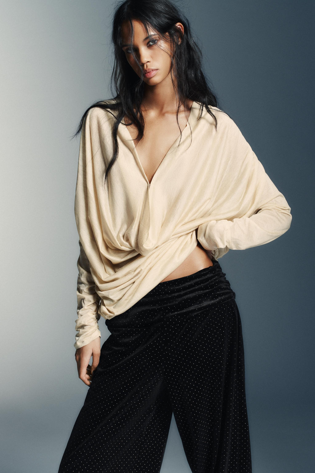 SHINY VELVET BAGGY TROUSERS - Zara фото 2