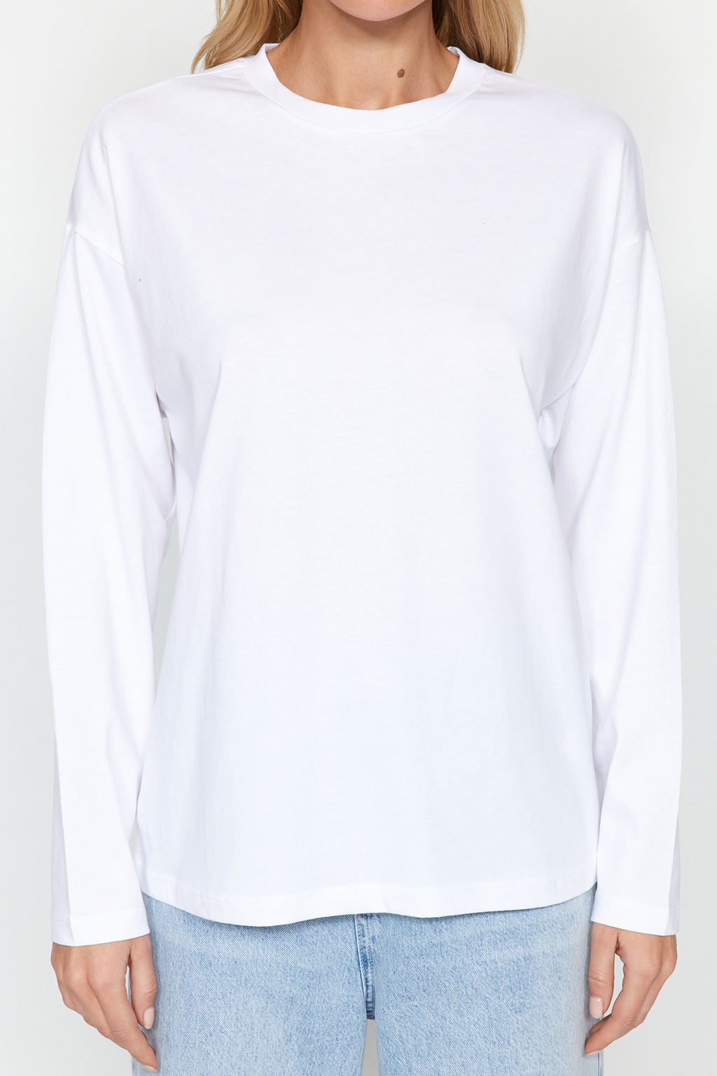 TRENDYOLMILLA Beyaz %100 Pamuk Basic Bisiklet Yaka Uzun Kol Regular Fit Orme T-Shirt TWOAW24TS00013 фото 12