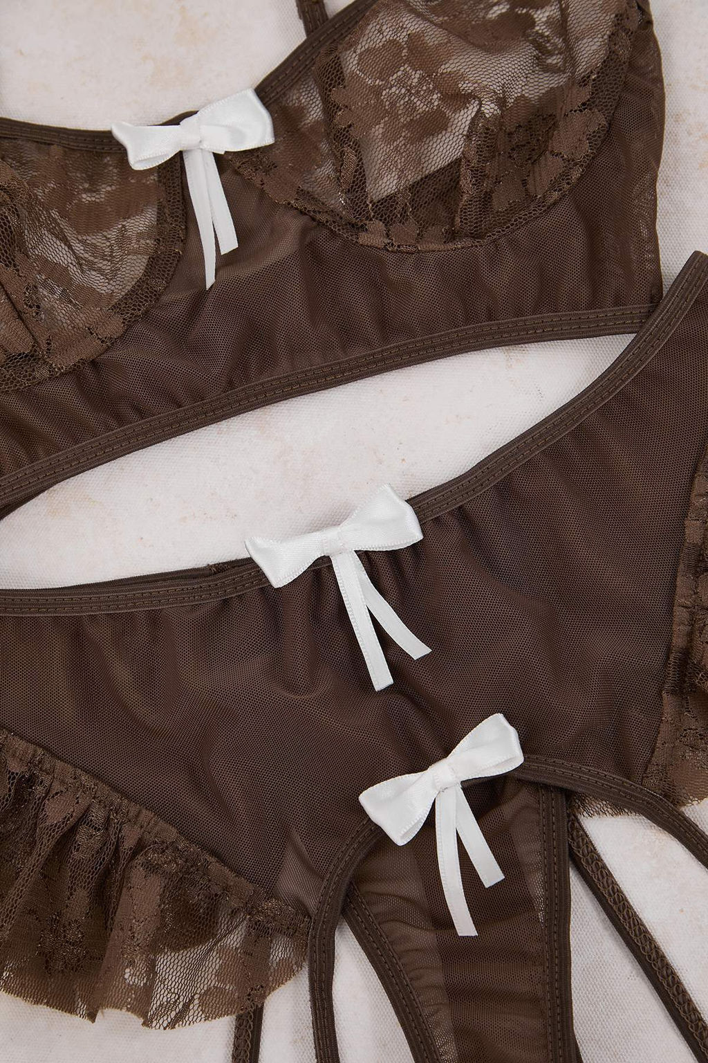 Kahverengi Kurdele Detayl? Bacak Bantl? F?rf?rl? Dantel Fantezi Ic Camas?r? Tak?m? THMAW26BD00004