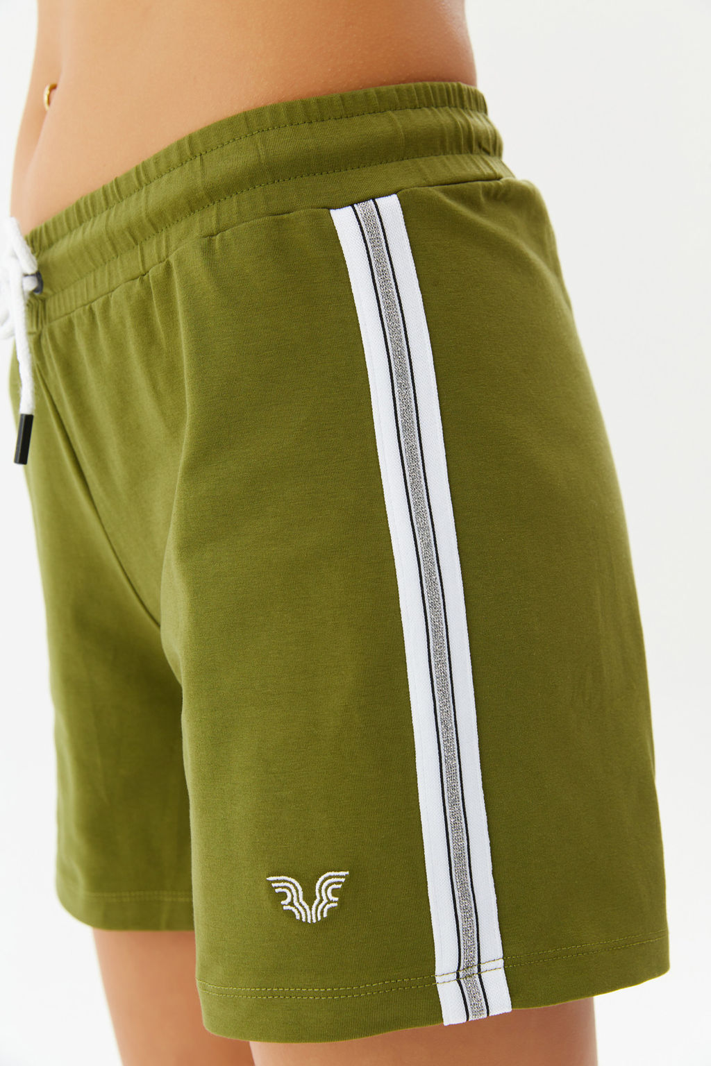 Шорты женские