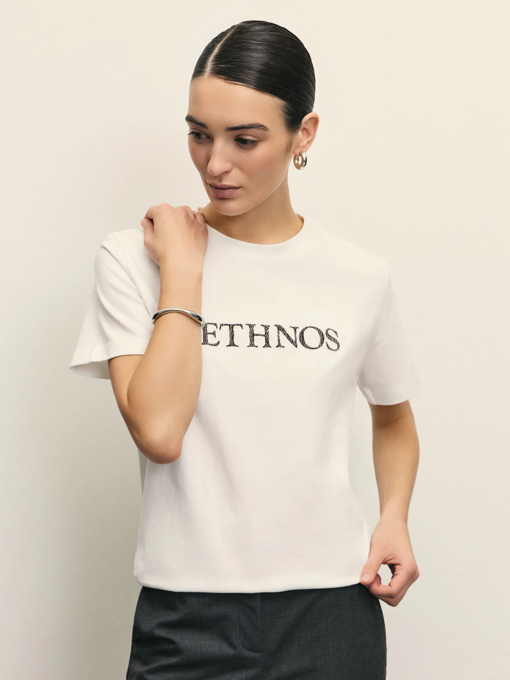 Футболка оверсайз с вышивкой / Zarina  фото 7