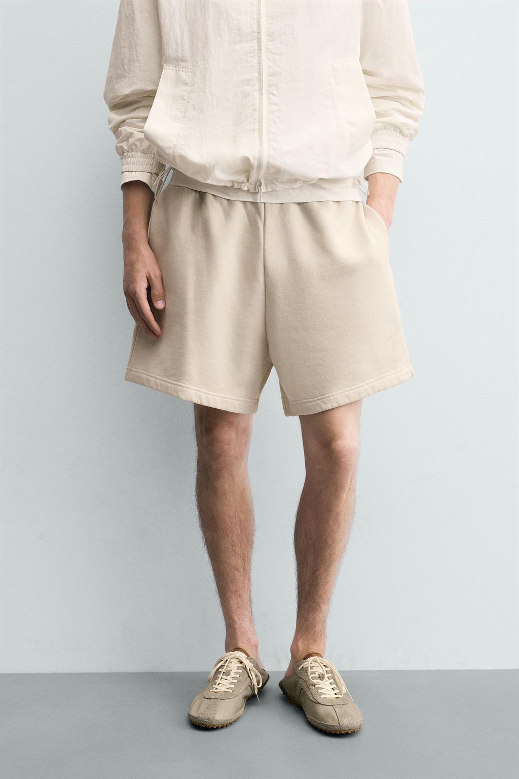 BERMUDA JOGGER LAVADA TEXTO ESTAMPADO / Crudo - Zara фото 2