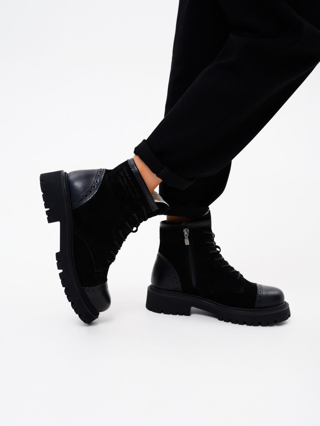 Ботинки 319.taskanabl.Черная замша+черный/байка