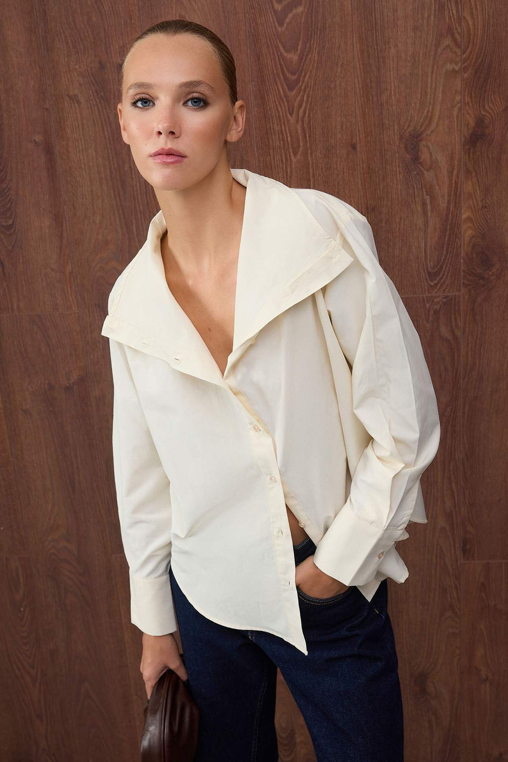 Ozel Koleksiyon Tas Yaka Detayl? Dusuk Omuz Gomlek TWOAW26GO00035