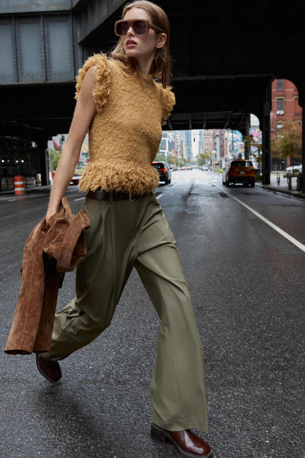 PAPER BAG TROUSERS WITH BELT - Zara фото 4