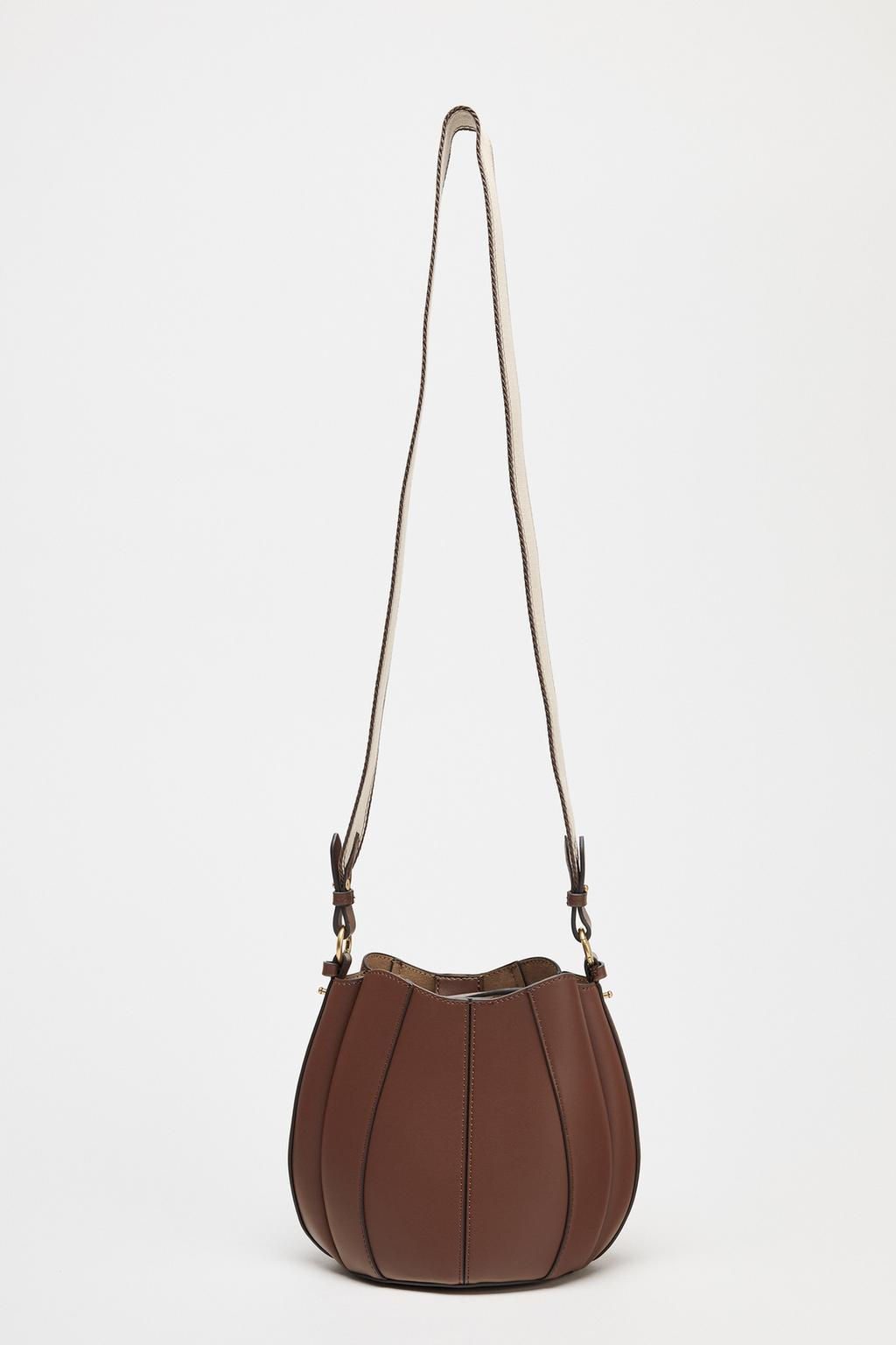 TOPSTITCH BUCKET BAG - Zara фото 4