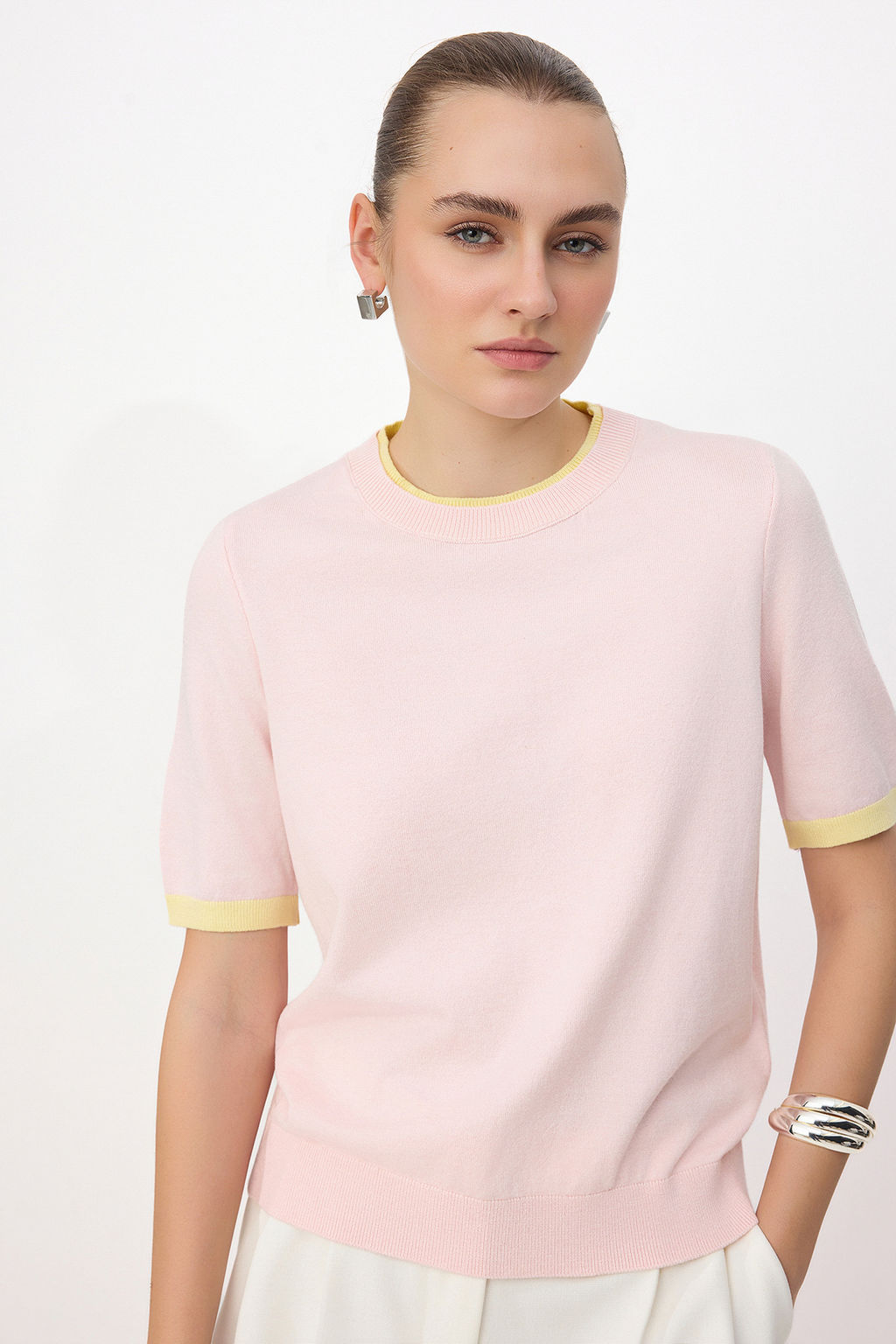 Wardrobe Essentials Pembe Renk Bloklu Bisiklet Yaka Triko Bluz TWOSS26BZ00133
