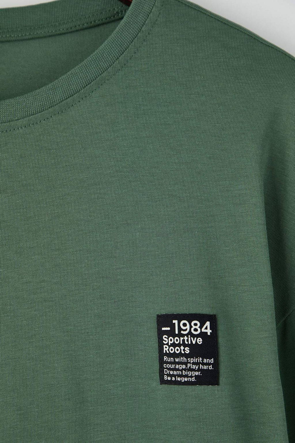 Yesil - Siyah Oversize/ Genis Kesim Etiketli Uzun Kollu T-Shirt TMNAW26TS00002