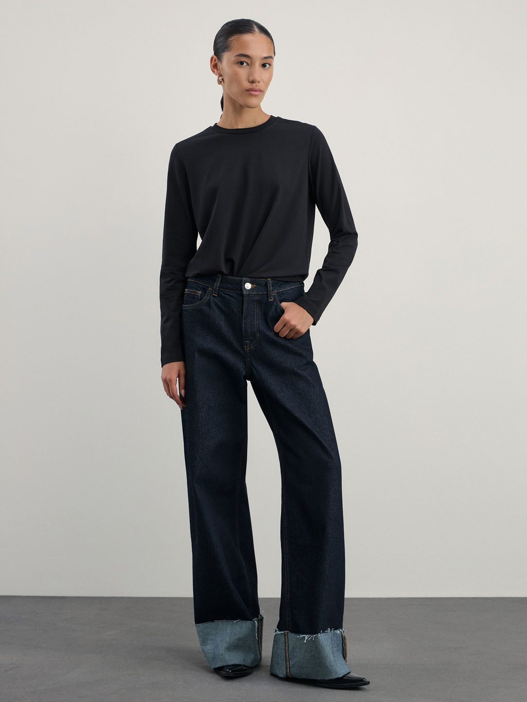 Однотонный базовый лонгслив из хлопка / Zarina  фото 2