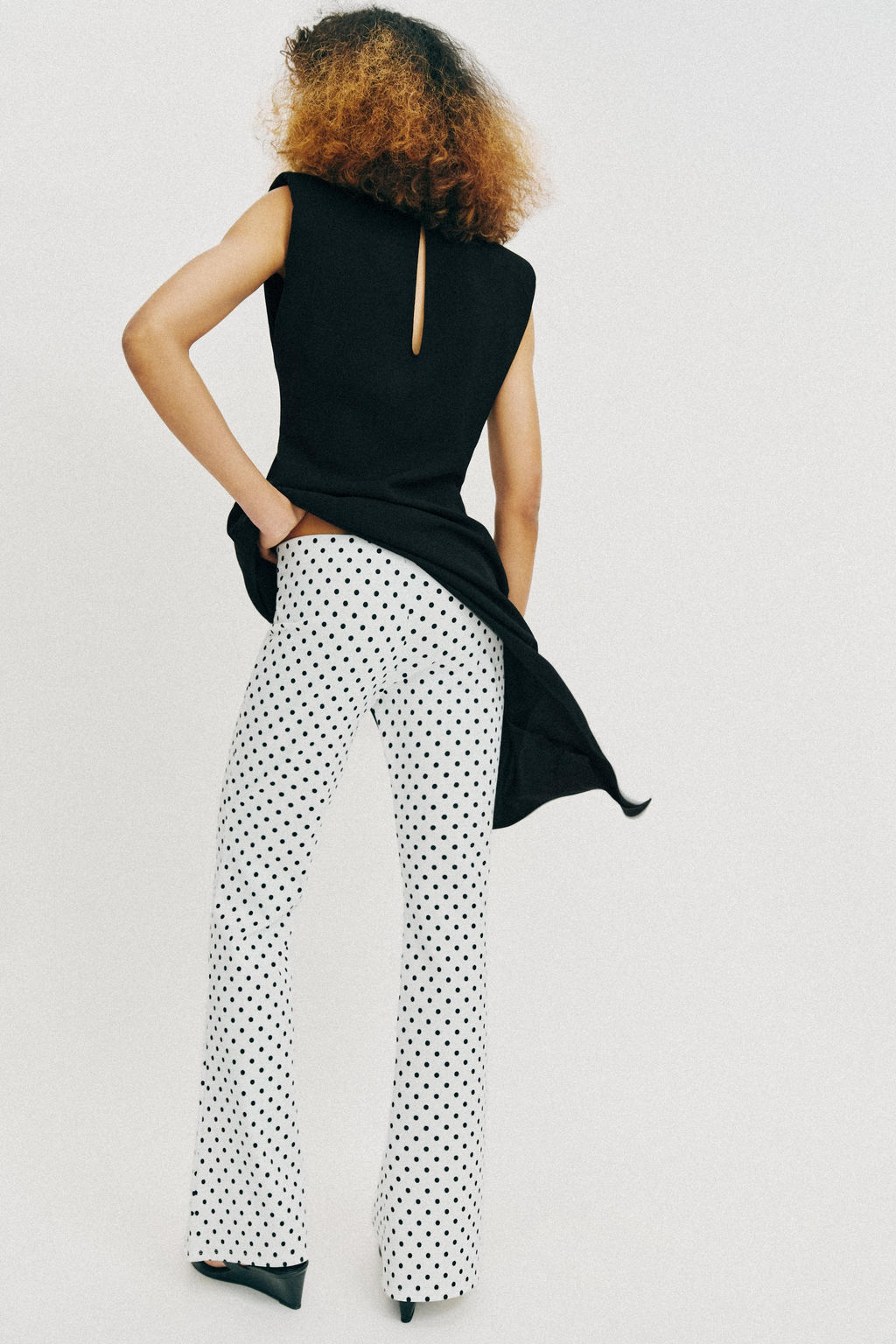 PANTALON FLARE STRETCH / Blanco / Negro - Zara фото 6