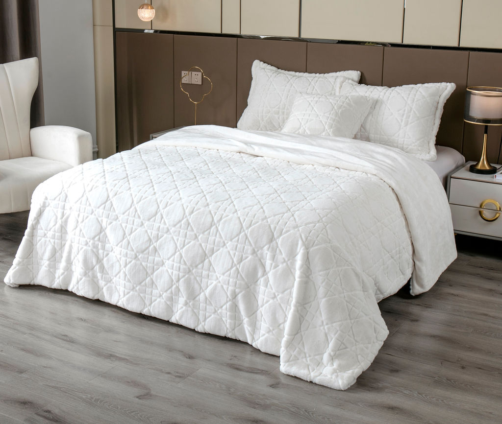 Покрывало декоративное Shinshilla Dori (молоко) 160х220