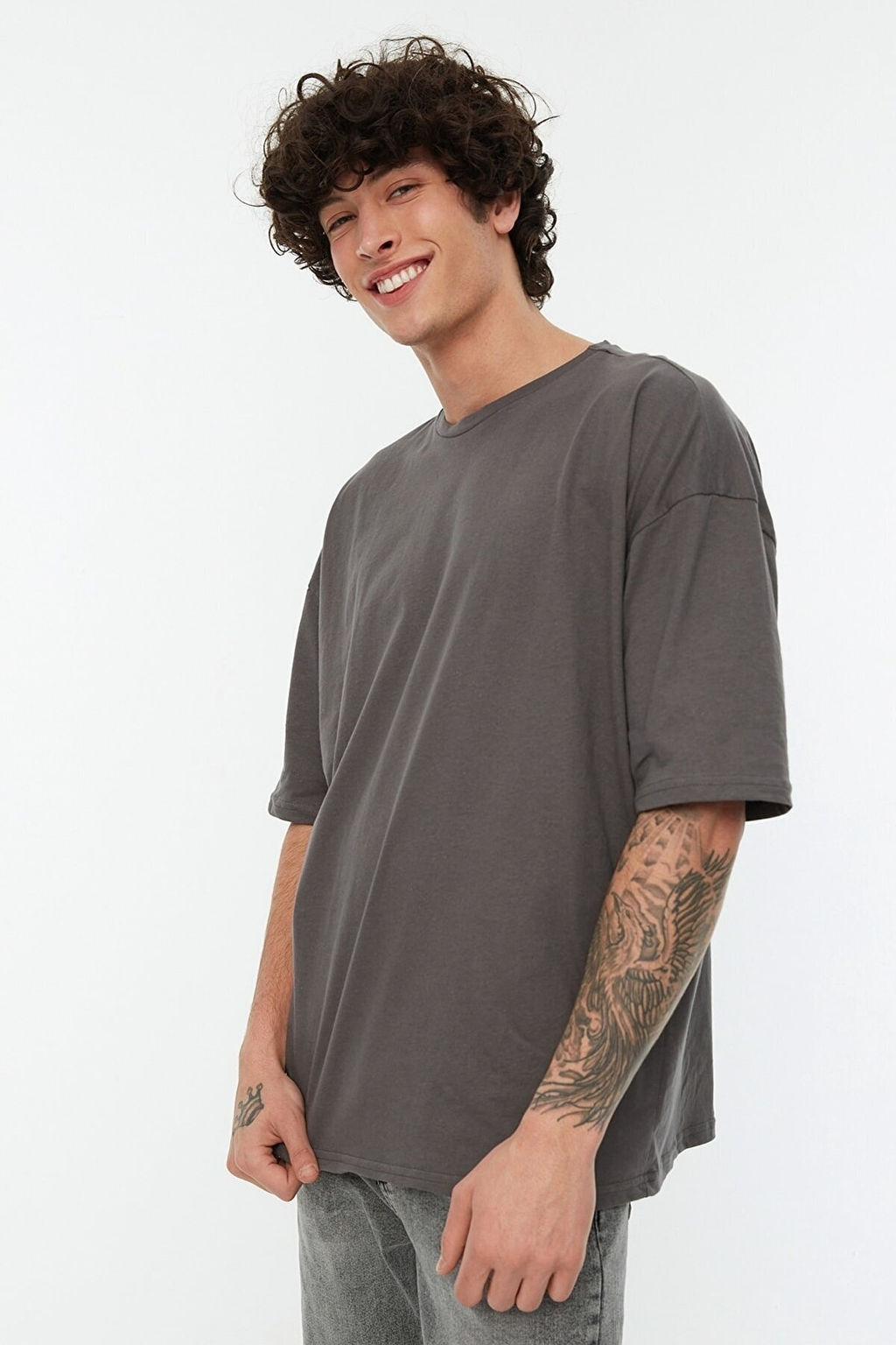 Antrasit Oversize/Genis Kesim %100 Pamuklu K?sa Kollu Basic T-Shirt TMNSS22TS0318