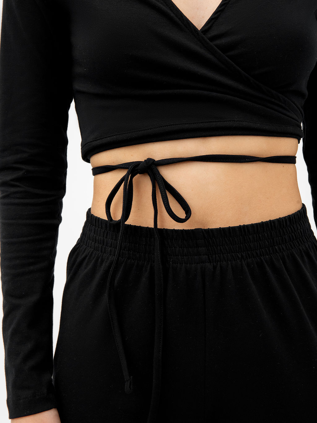 Комплект женский (джемпер, брюки) в черном цвете черный 592518 - Mark formelle фото 8