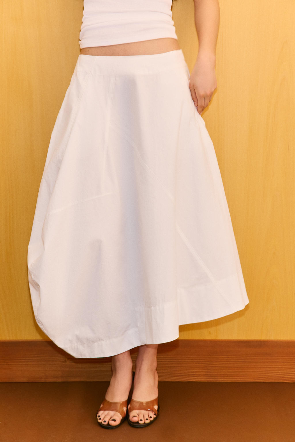FALDA MIDI ASIM?TRICA GLOBO / Blanco - Zara фото 2