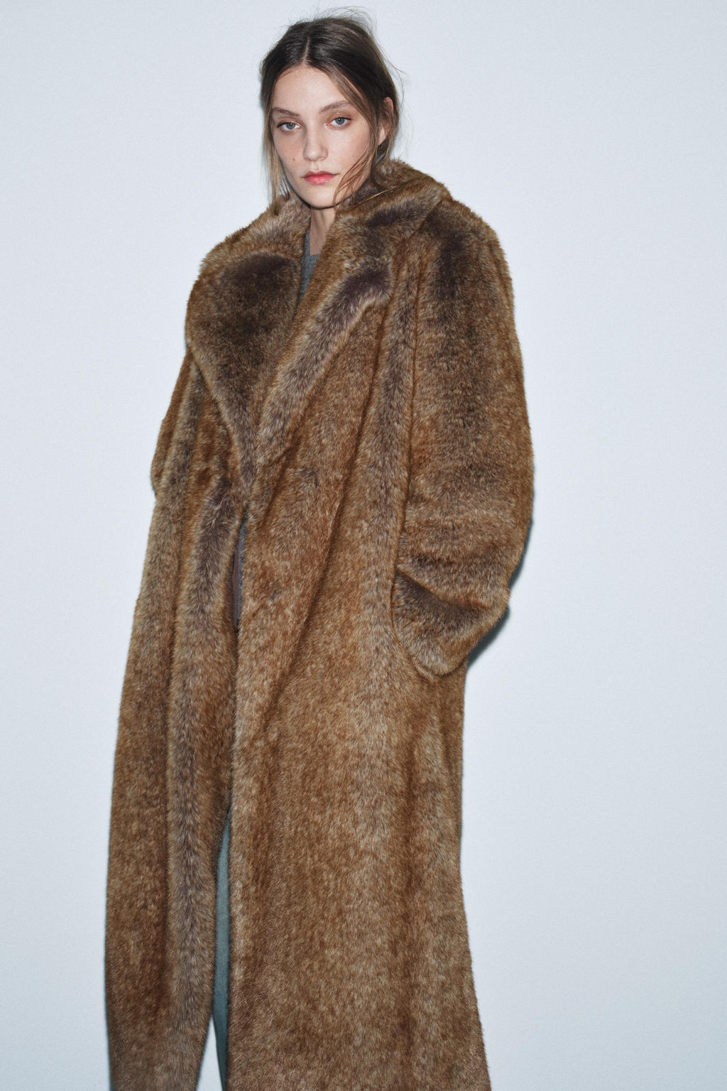 FAUX FUR COAT ZW COLLECTION LIMITED EDITION - Zara фото 2