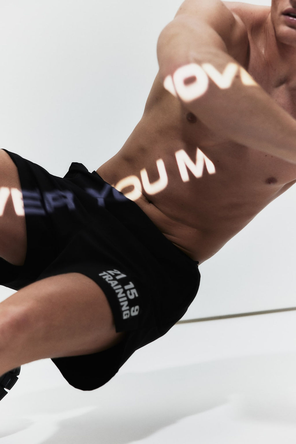 Pantalon corto a media pierna en DryMove - H&m фото 5