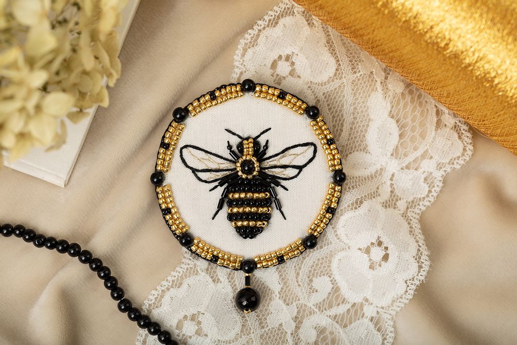 Klart набор для вышивания 10-506 Брошь. Пчела 7 х 6 см