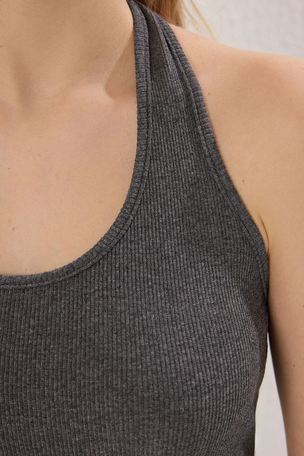 TRENDYOLMILLA Antrasit-Bordo 2li Paket Havuz Yaka Vucuda Oturan Fitlli Esnek Orme Atlet TWOSS25AL00049  фото 3