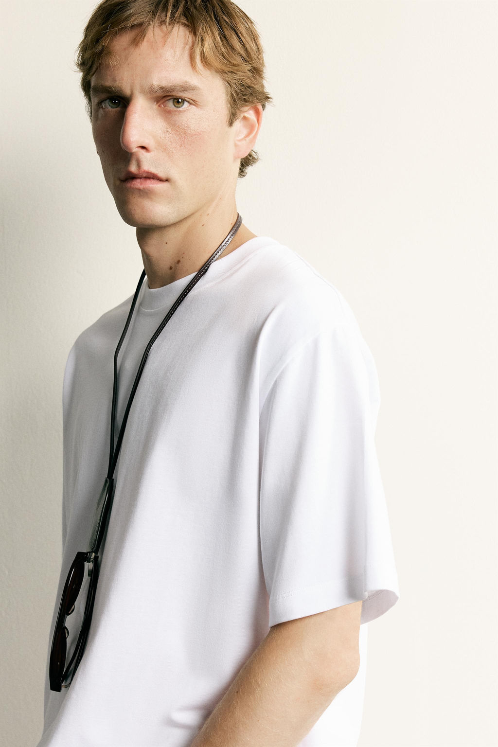CAMISETA RELAXED FIT BORDADO / Blanco - Zara фото 5