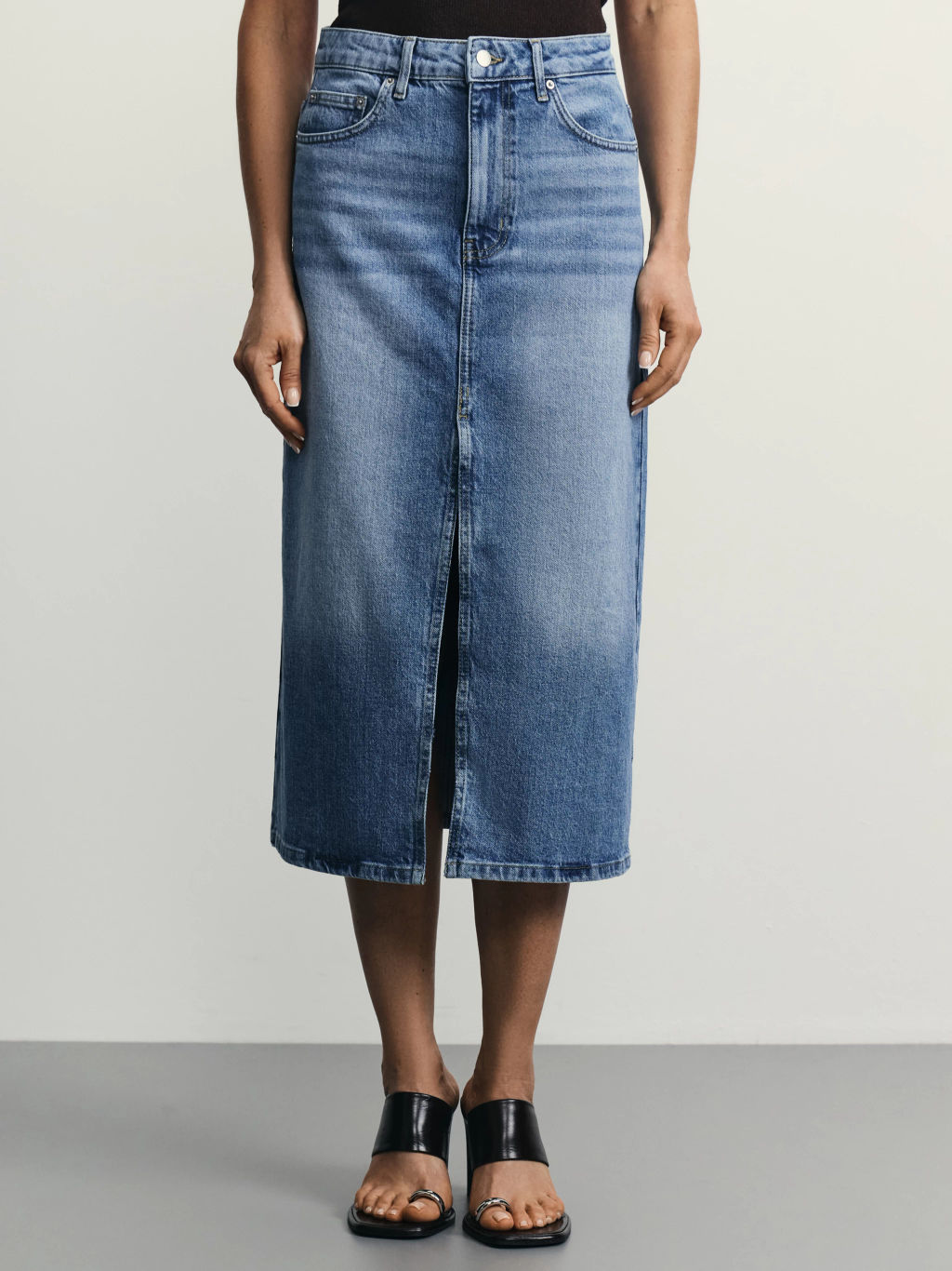 Джинсовая юбка миди с разрезом спереди / Zarina  фото 2