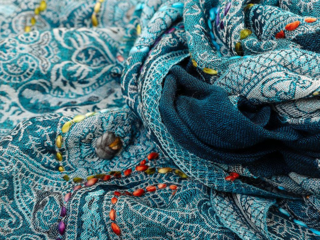 Палантин с вышивкой (шерсть 100%) № Тк903/75 - Ганг фото 3