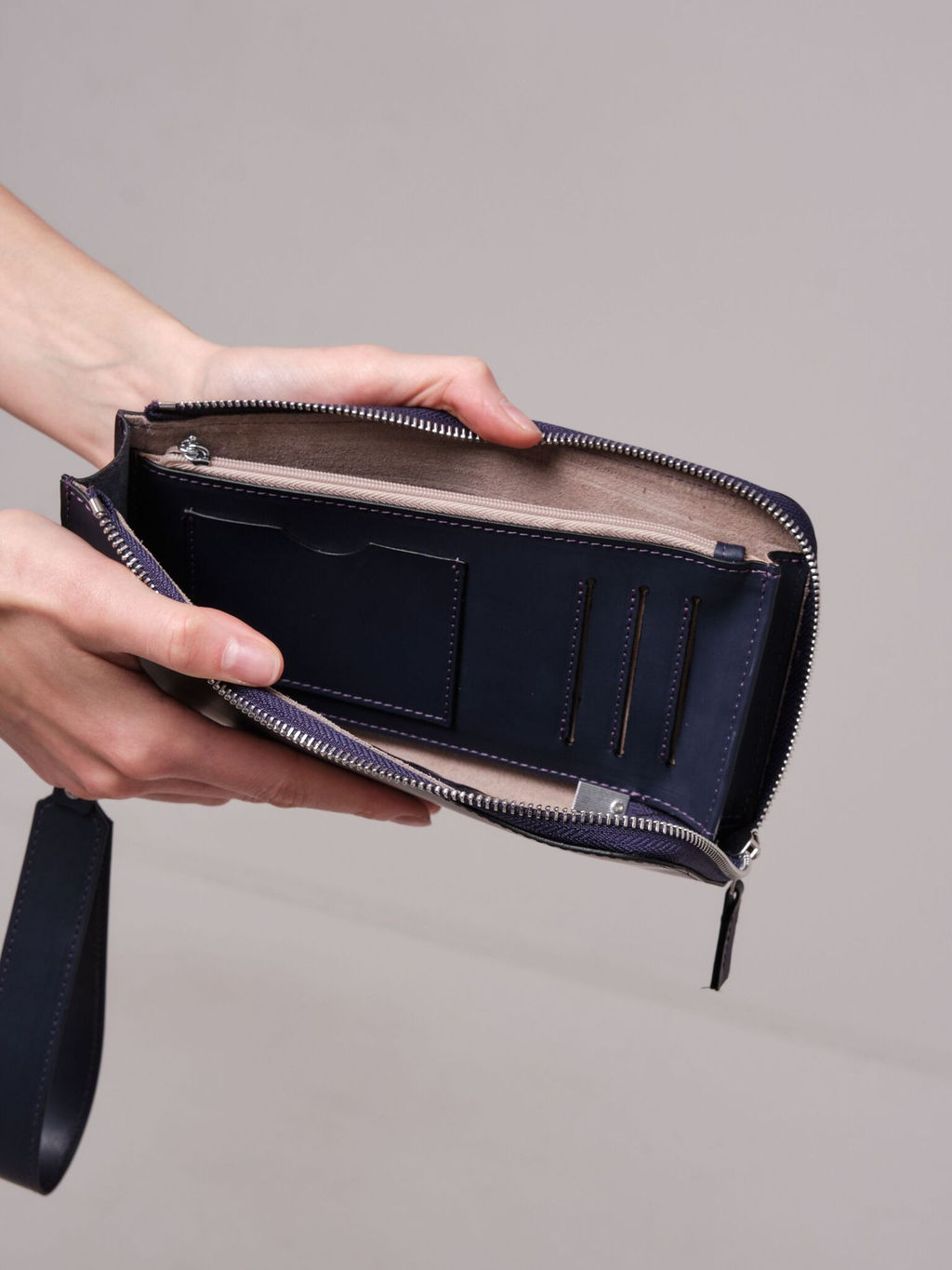 Клатч кожаный Azaro 30647 фиолетовый цветок