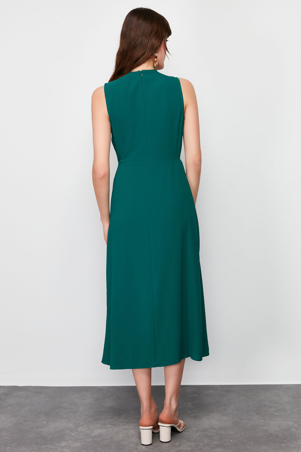 TRENDYOLMILLA Pembe Degaje Yaka Etegi Kesik Detayl? Midi Dokuma Elbise TWOSS24EL00390 фото 6