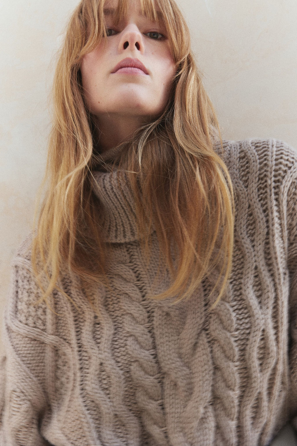 Jersey de cuello alto en punto trenzado - H&m фото 2