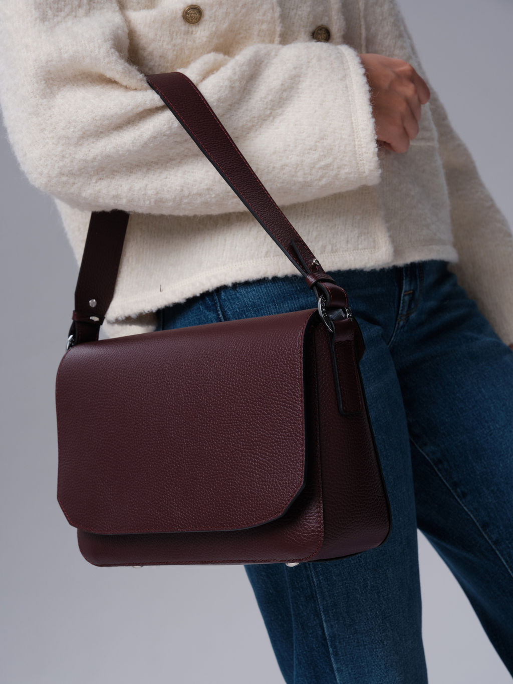 Сумка на плечо Deboro 30512 зимняя вишня