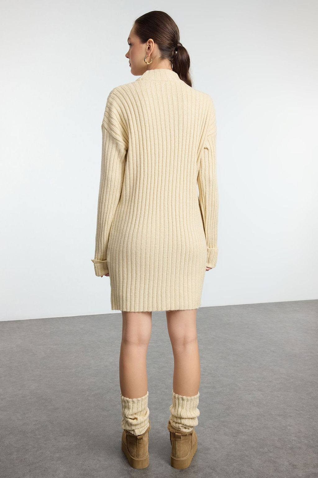 TRENDYOLMILLA Tas Mini Triko Yumusak Dokulu Tozluklu Elbise TWOAW25EL00083  фото 5