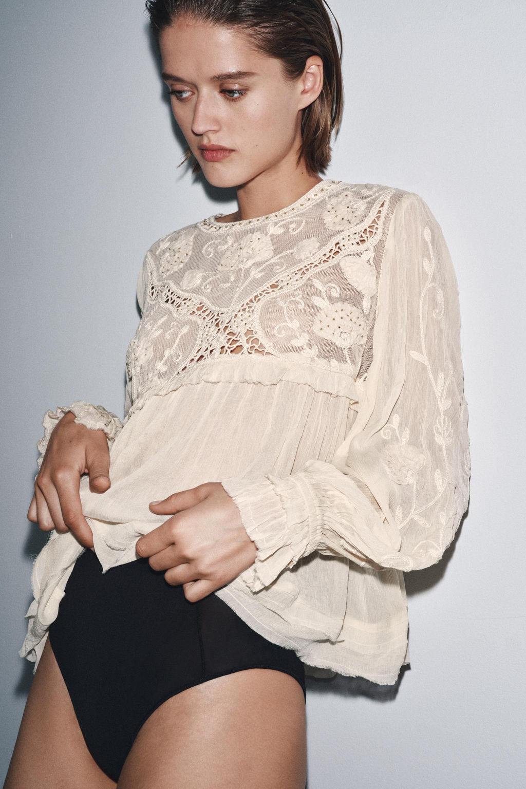EMBROIDERED AND BEADED STRUCTURED BLOUSE - Zara фото 9