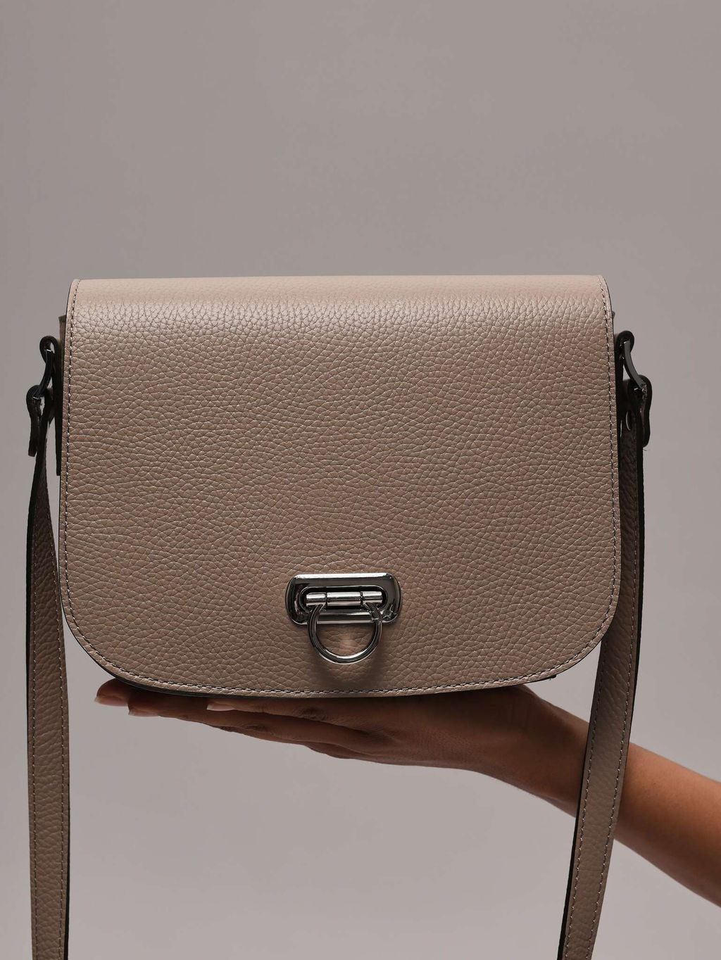 Сумка кожаная кросс-боди Azaro 31034 бежевый латте