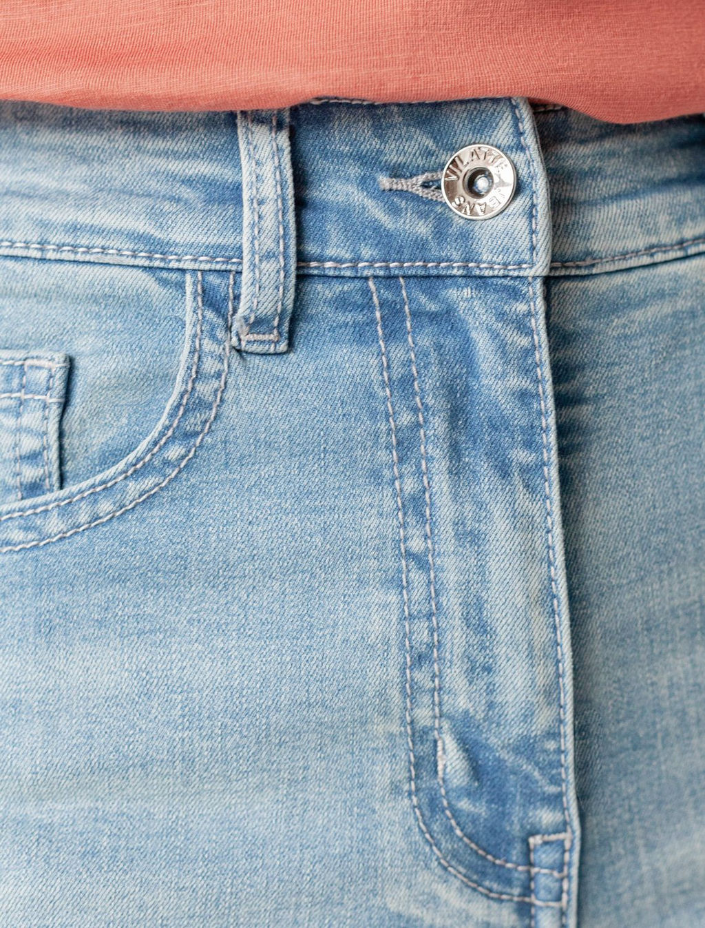 Джинсы трубы прямые с декоративной стиркой из эластичного денима - Vilatte фото 3