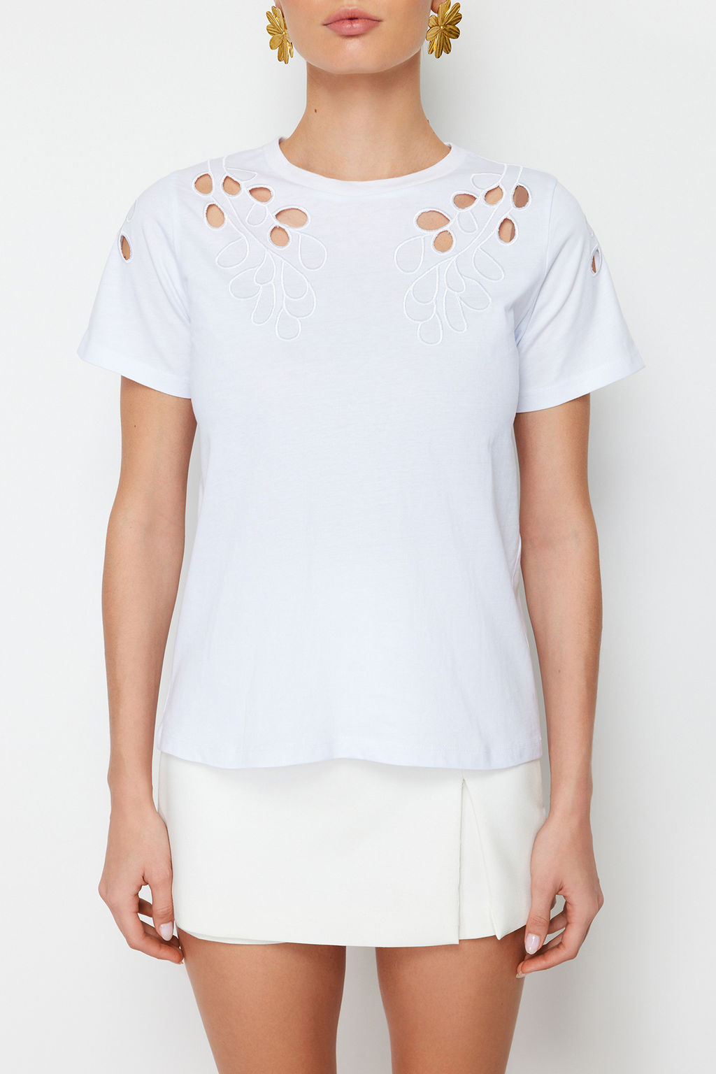TRENDYOLMILLA Siyah Brode Nak?sl? Basic/Regular Kal?p Orme T-Shirt TWOSS24TS00069  фото 19