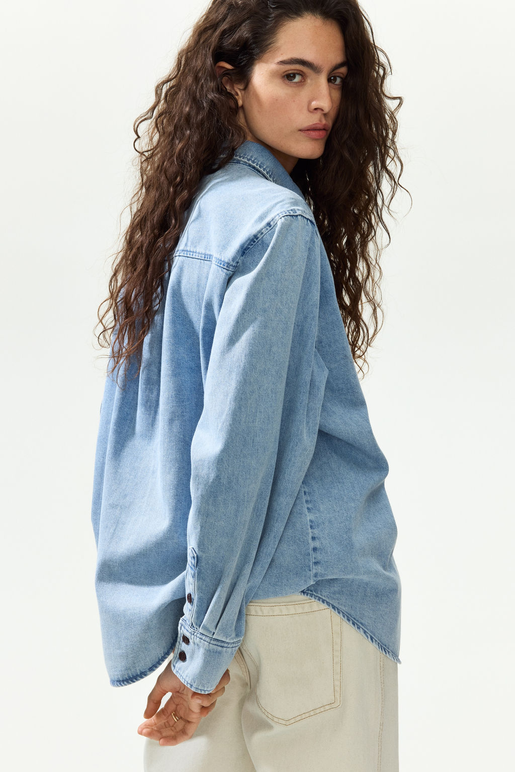 Camisa denim con ribete de volantes - H&m фото 6