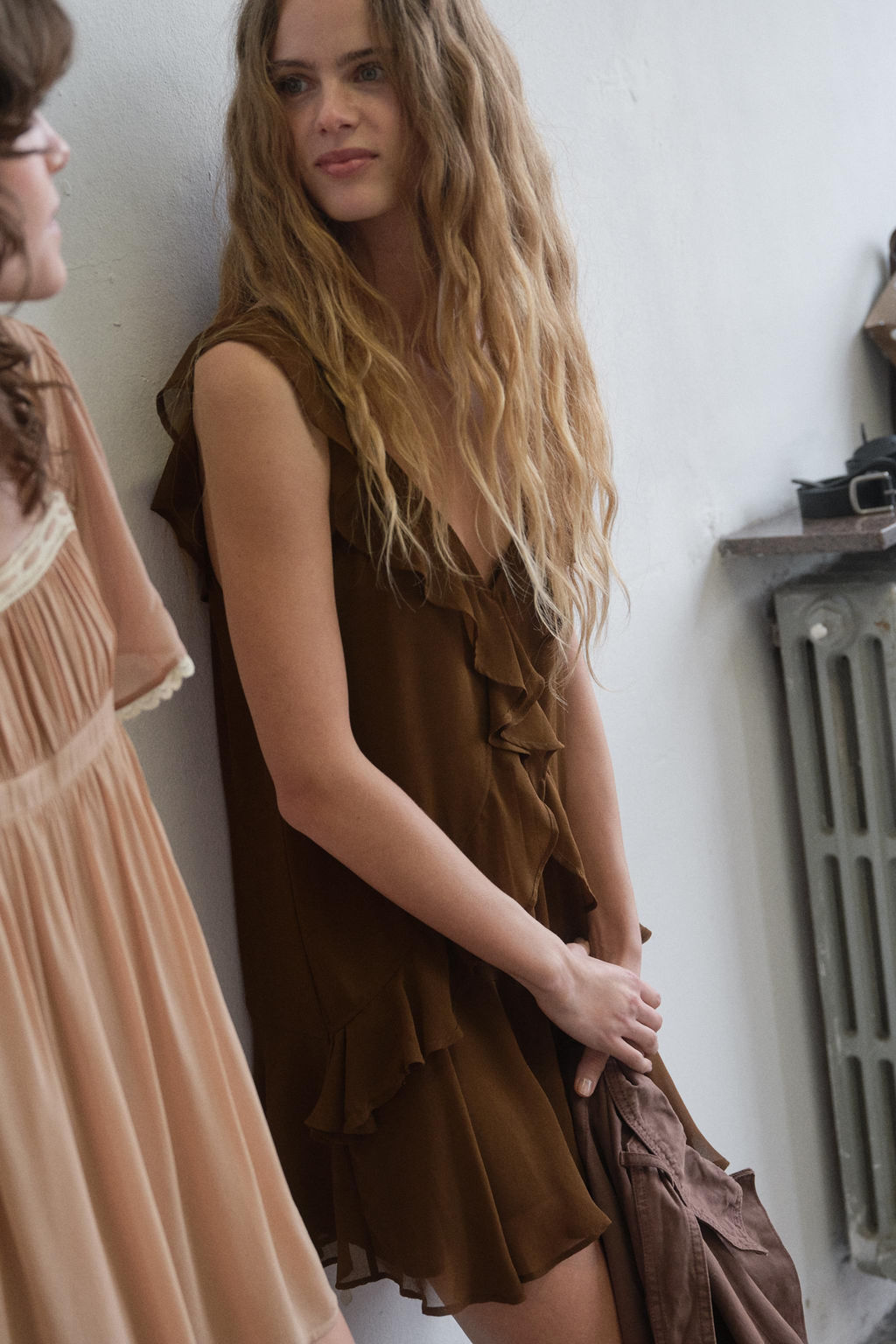 VESTIDO CORTO VOLANTES / chocolate - Zara фото 7