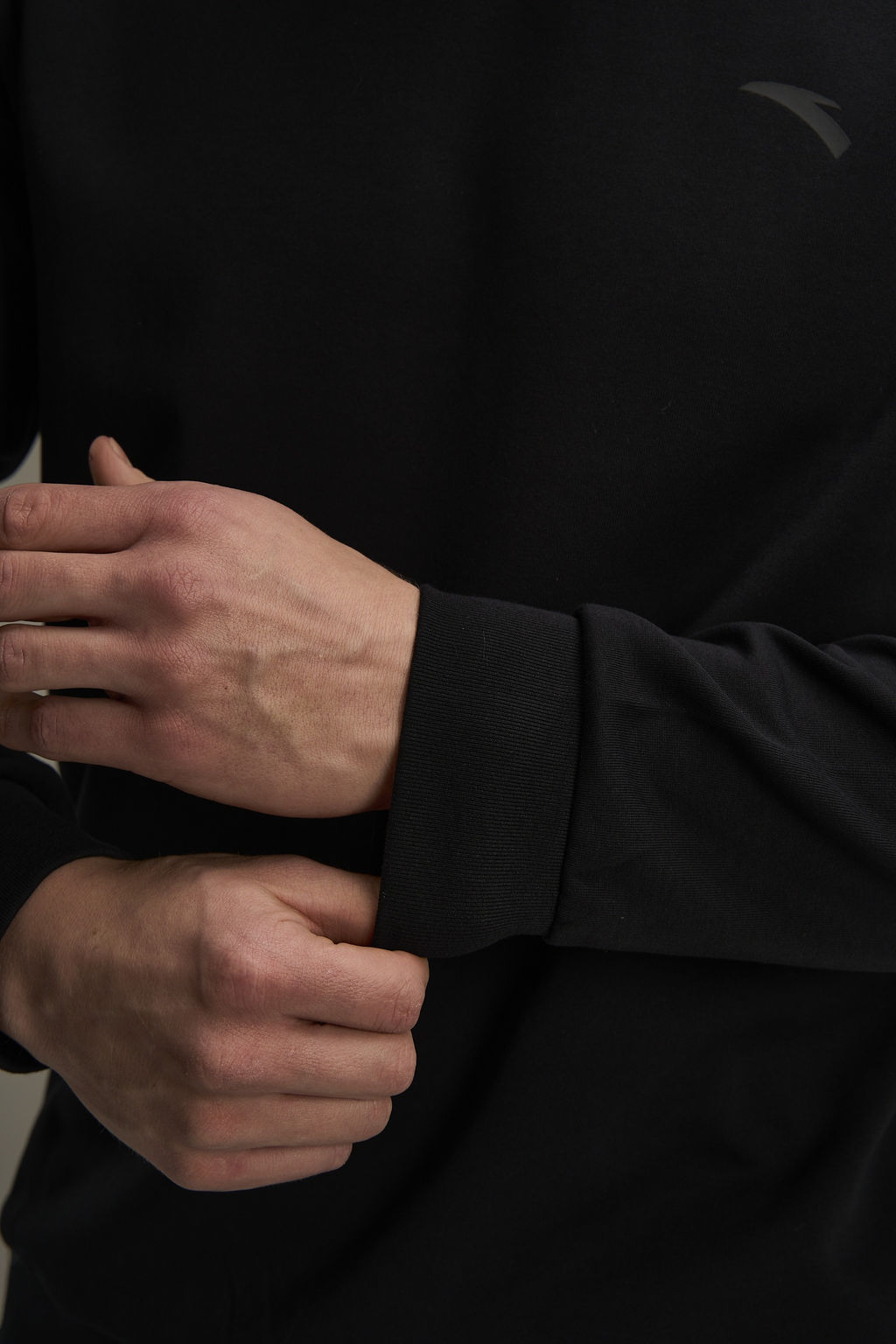 Свитшот Черный - Anta фото 7