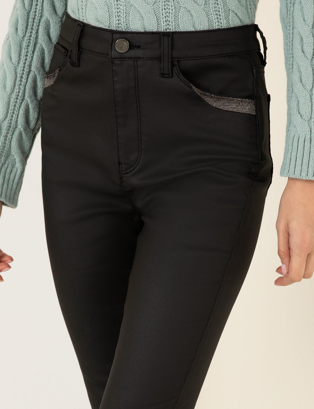 Siyah Cep Detayl_ Slim Fit Spor Pantolon