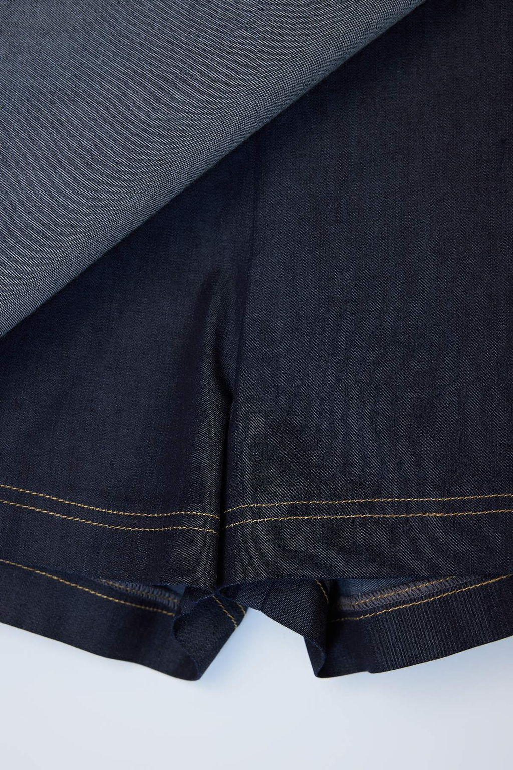 Koyu Mavi Aksesuar Detayl? Ekstra Esnek Denim Sort Etek TWOSS26SR00003 - Trendyolmilla фото 6