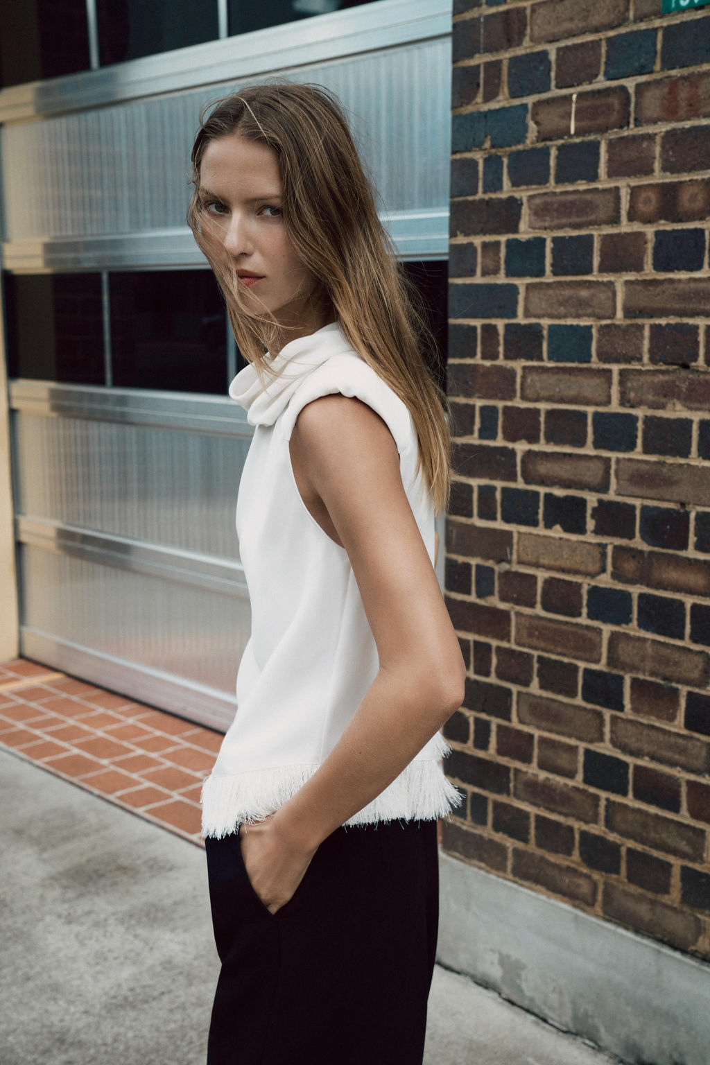 TOP WITH SHOULDER PADS AND FRINGING - Zara фото 2