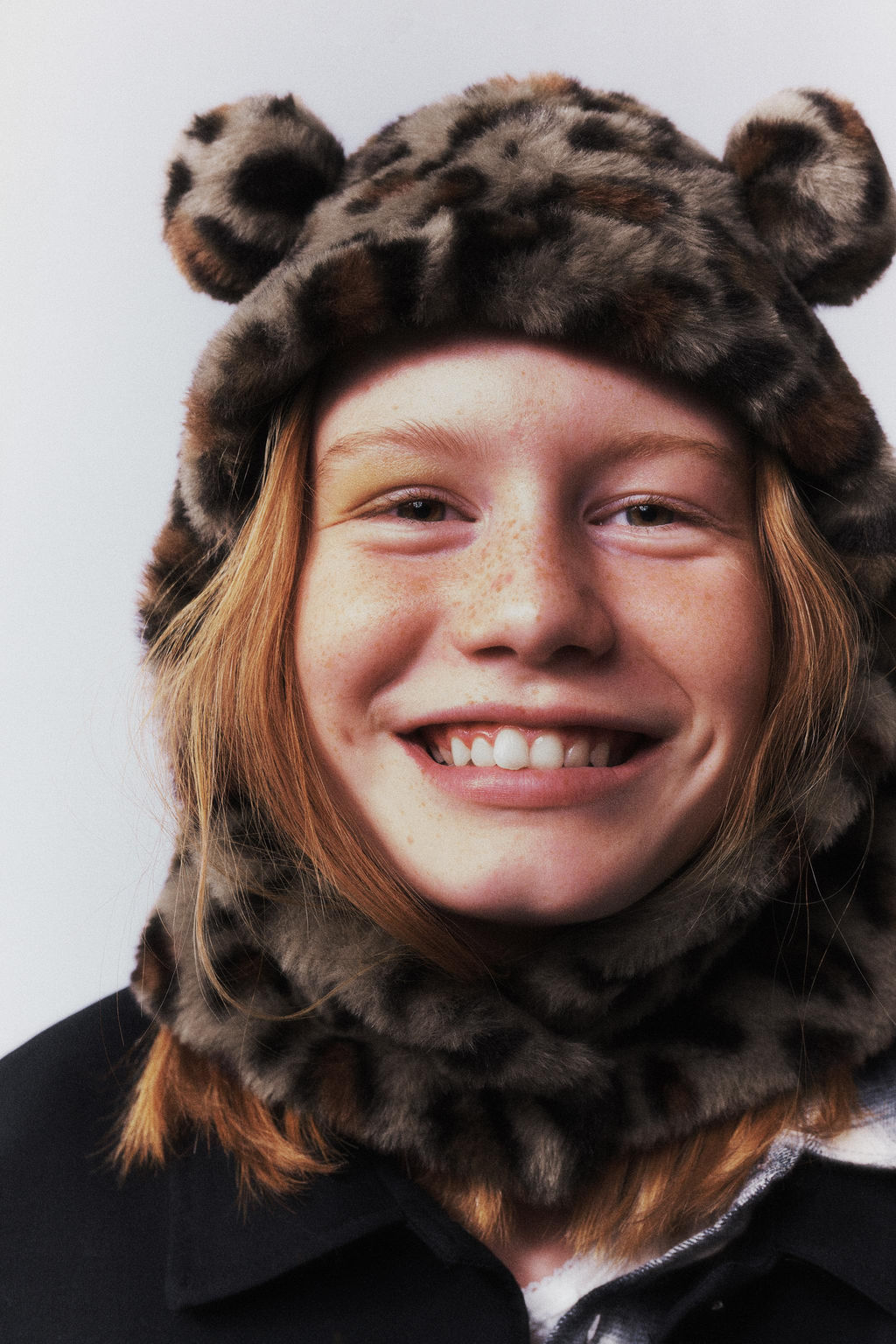 FAUX FUR ANIMAL PRINT HOOD WITH EARS - Zara фото 5