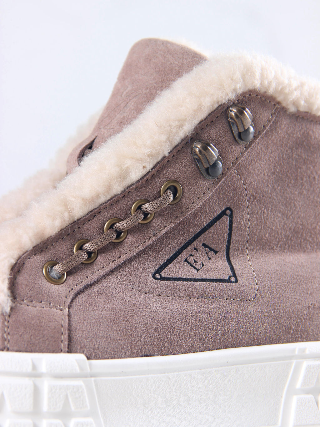 Ботинки 243.о.212131w.Капучино замша/мех