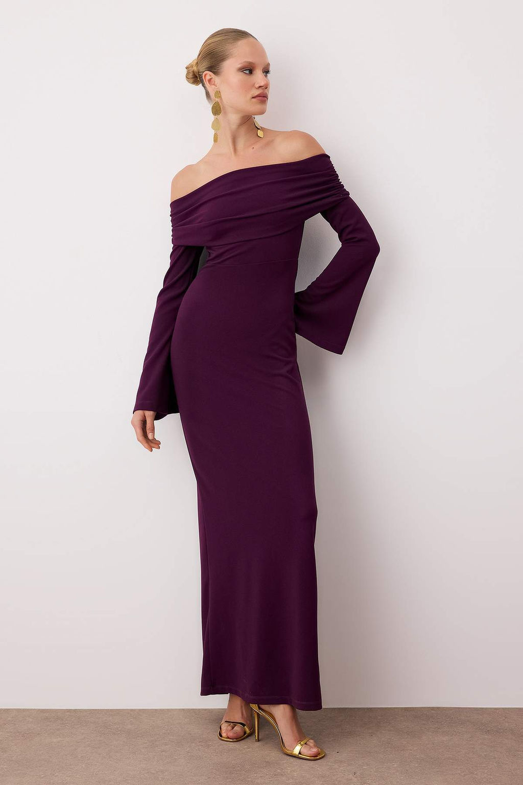 Bordo Vucuda Oturan Carmen Yaka Orme Maxi S?k Abiye Gece Mezuniyet Elbisesi TPRSS24AE00204