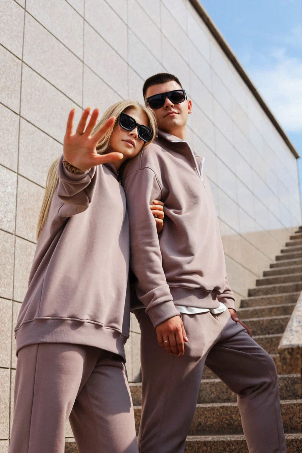 Свитшот с замком овер женский, тауп - Inzibe фото 12