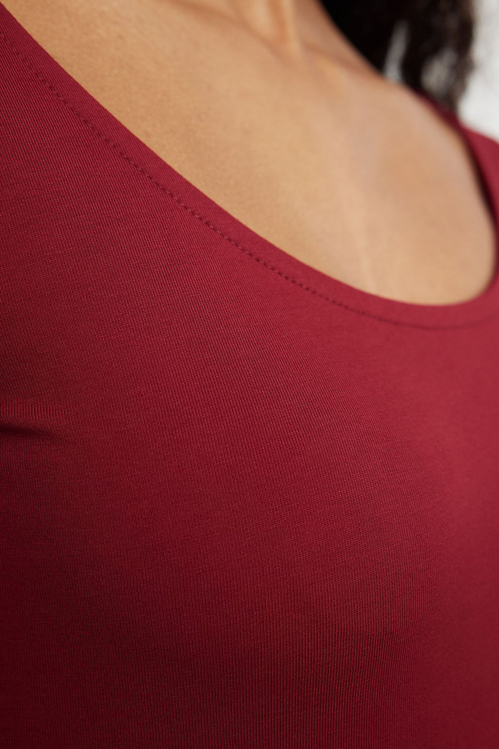 Trendyolmilla Murdum Havuz Yaka Fitted/Vucuda Oturan Orme Bluz TWOAW25BZ00025 фото 4