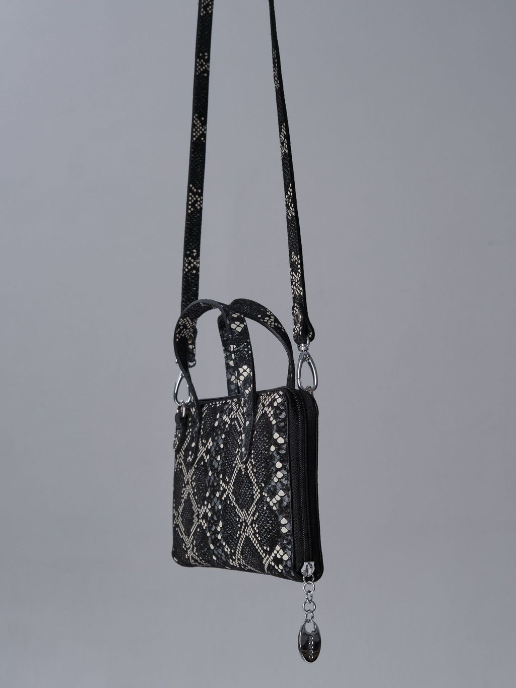 Сумка кожаная Azaro 30850 черный-питон